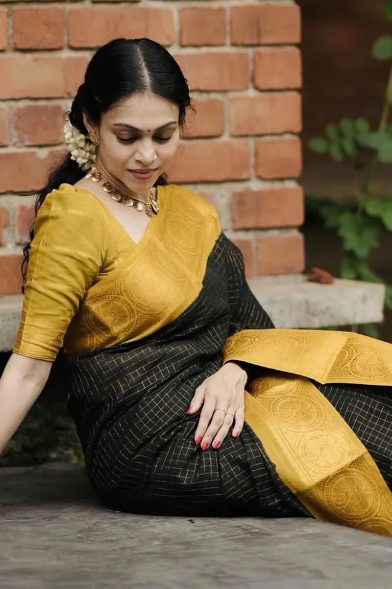 Comely Black Soft Silk Saree With Enigmatic Blouse Piece - Image 3