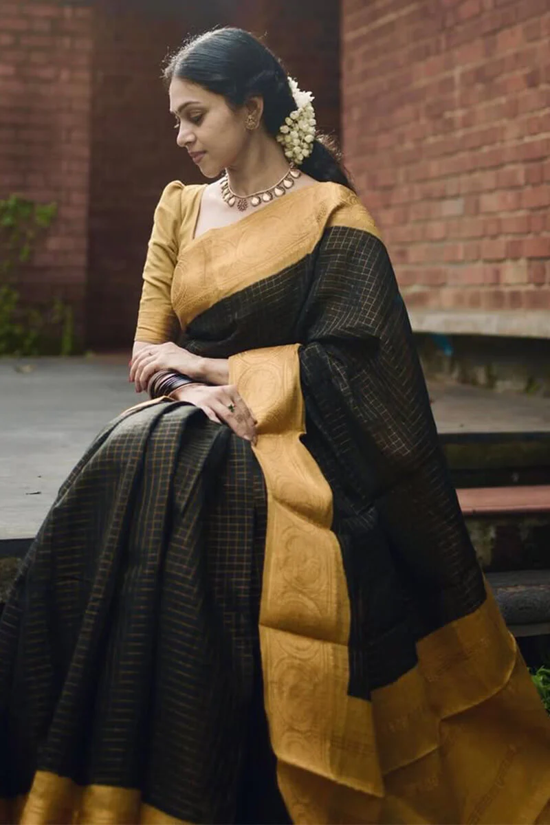 Comely Black Soft Silk Saree With Enigmatic Blouse Piece - Image 5