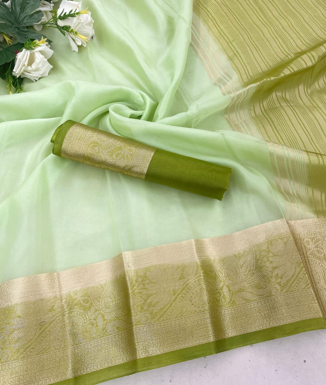 Comely Pista Orgenza Silk Saree With Conflate Blouse Piece - Image 2