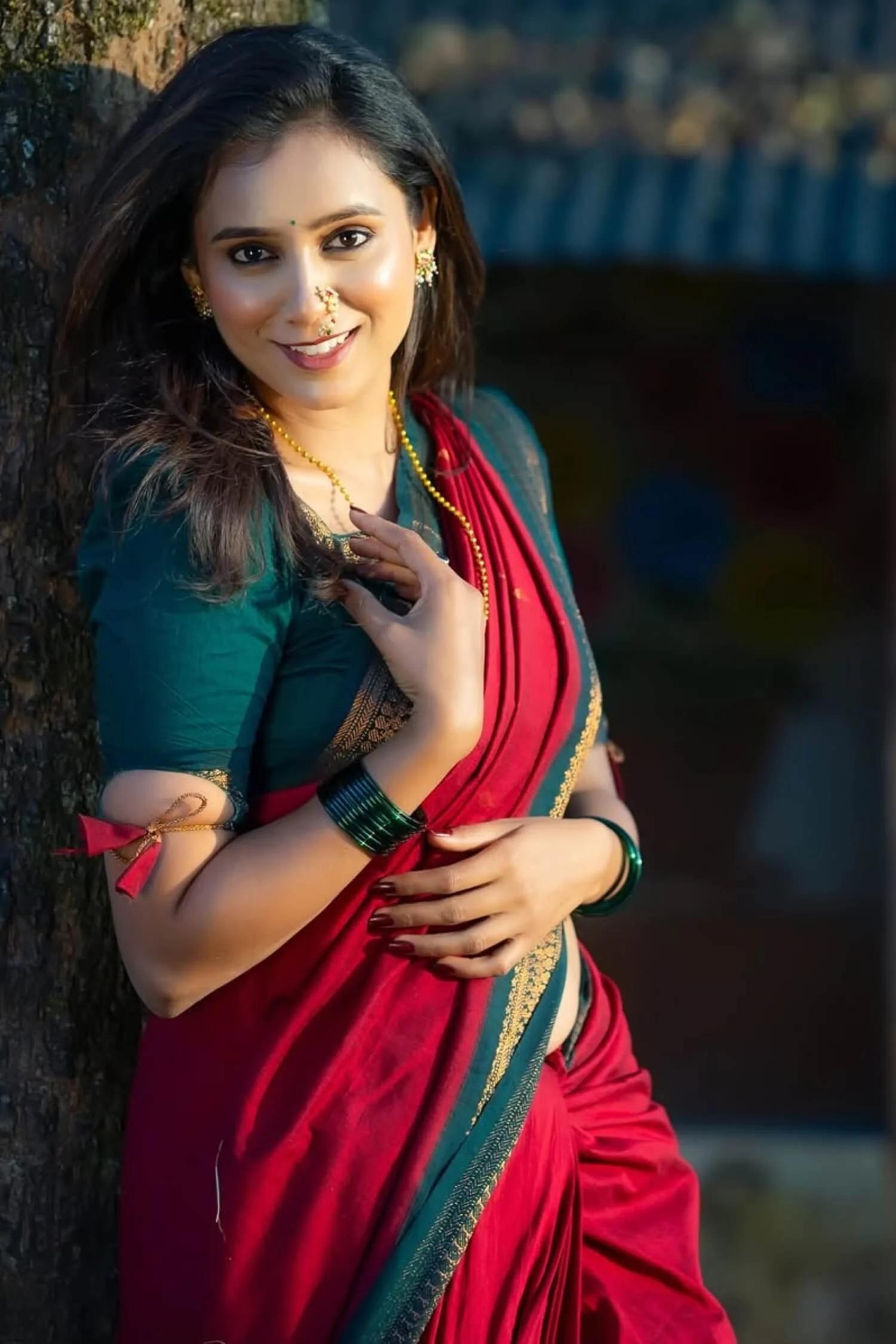 Comely Red Soft Silk Saree With Dalliance Blouse Piece - Image 4