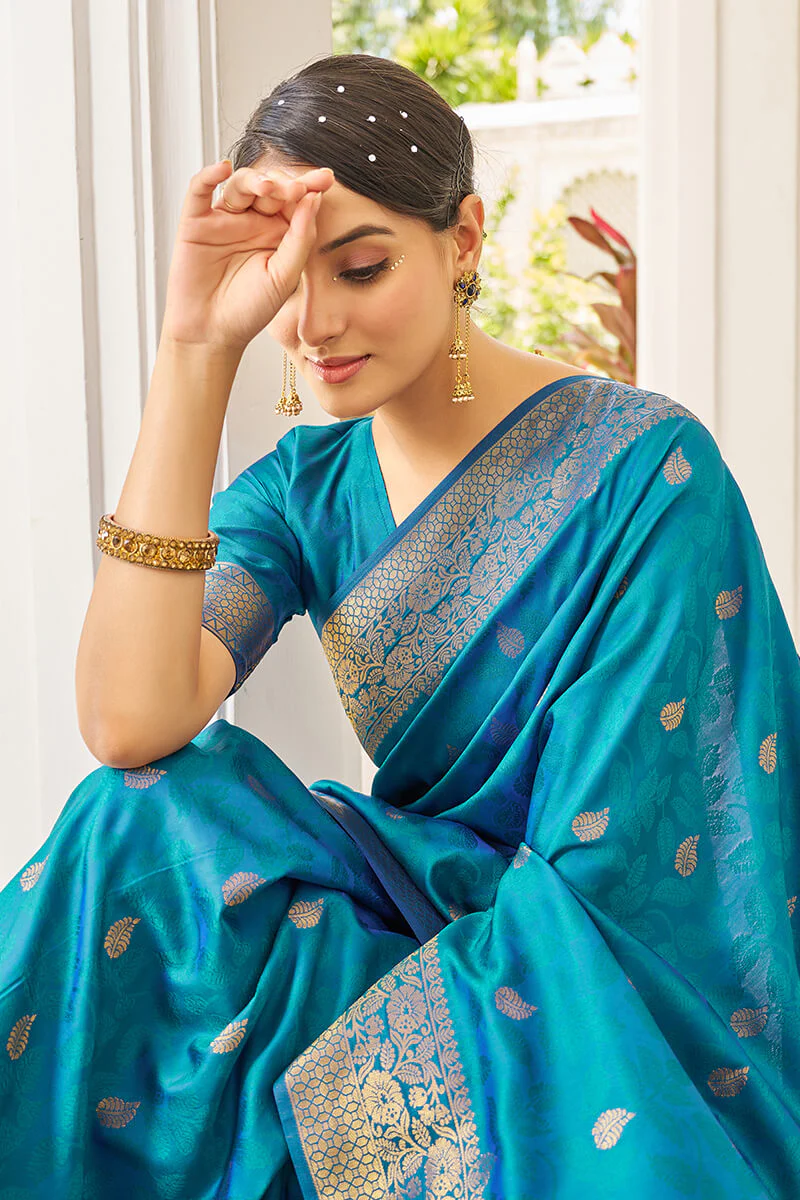 Cynosure Firozi Kanjivaram Silk Saree With Comely Blouse Piece - Image 7