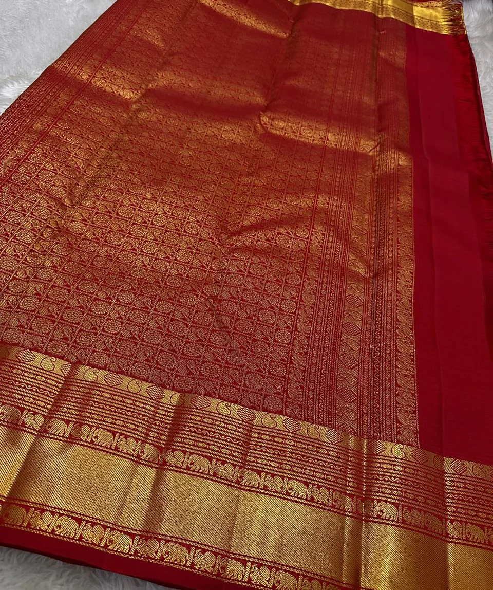 Cynosure Red Soft Banarasi Silk Saree With Marvellous Blouse Piece - Image 5
