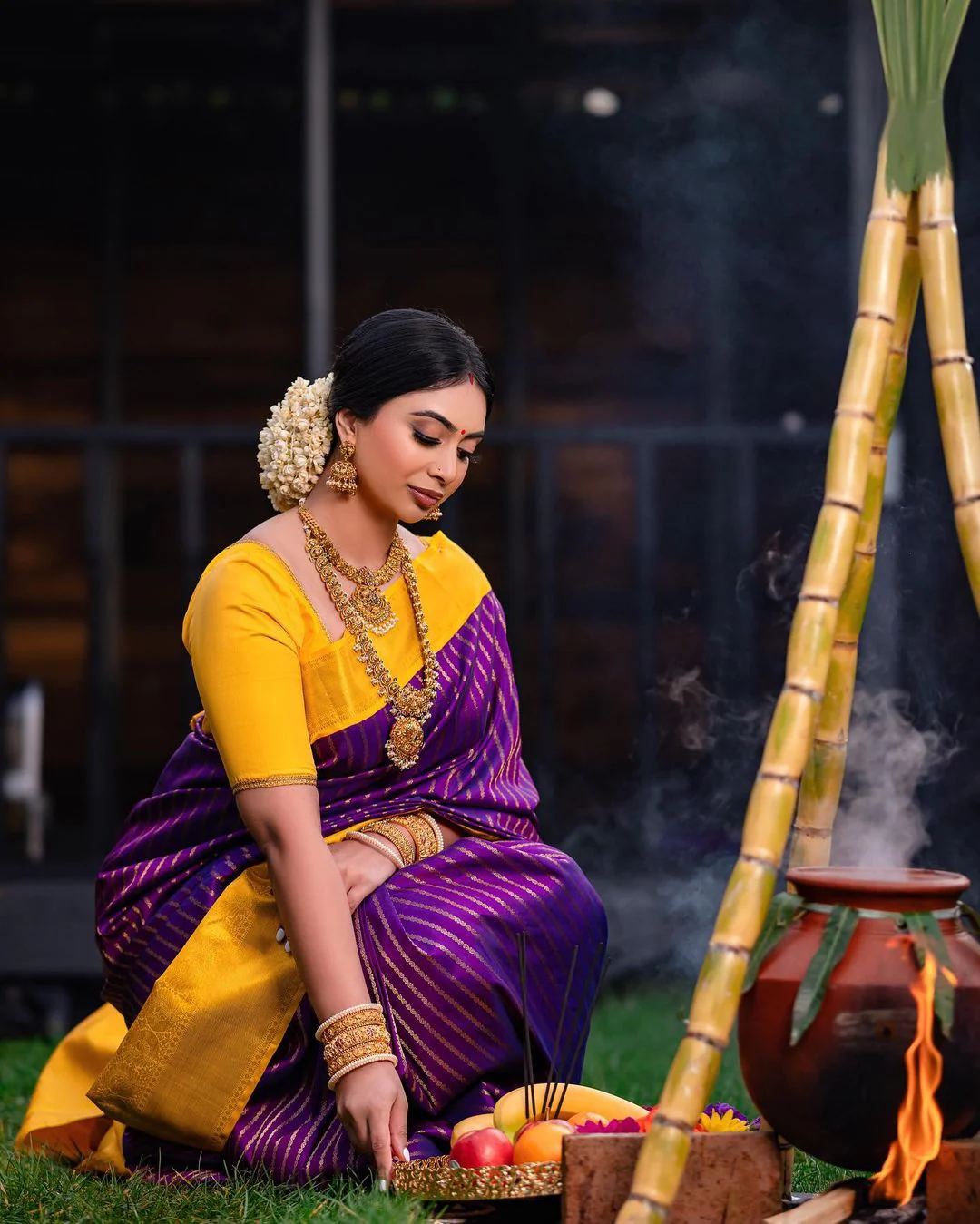 Dalliance Purple Soft Silk Saree With Chatoyant Blouse Piece - Image 4