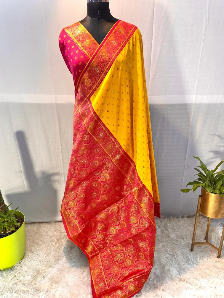 Dazzling Yellow Soft Banarasi Silk Saree With Exemplary Blouse Piece - Image 3