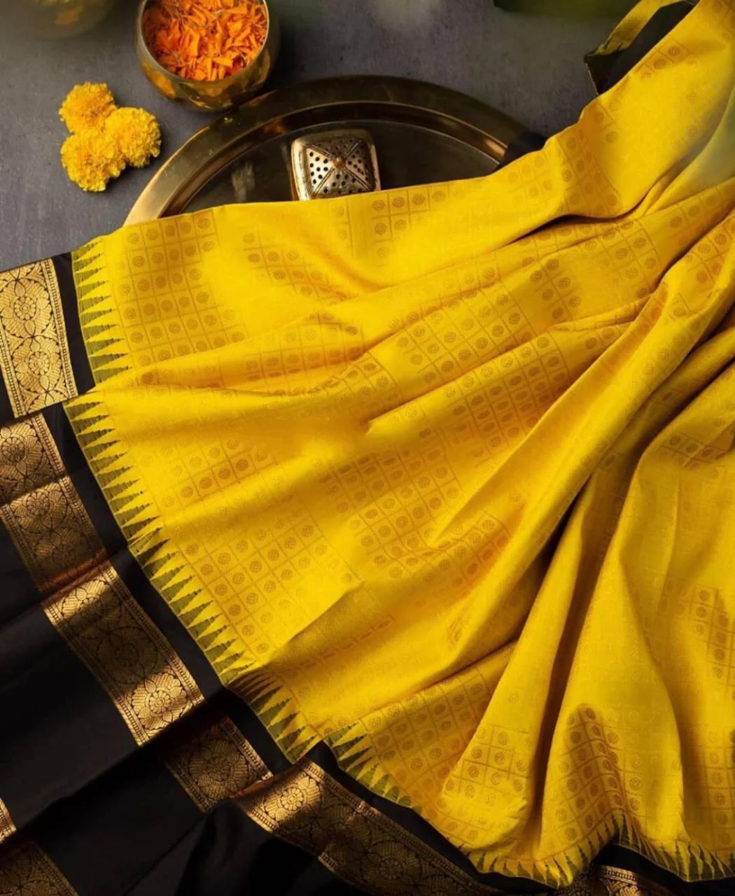 Delectable Yellow Soft Banarasi Silk Saree With Magnetic Black Blouse Piece - Image 4