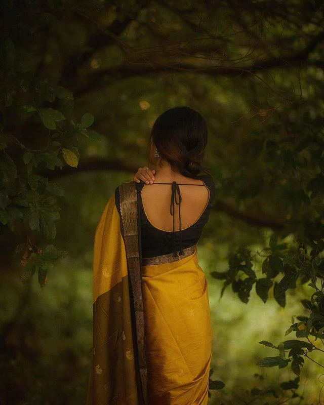 Lovely Yellow Soft Banarasi Silk Saree With Gleaming Blouse Piece - Image 4