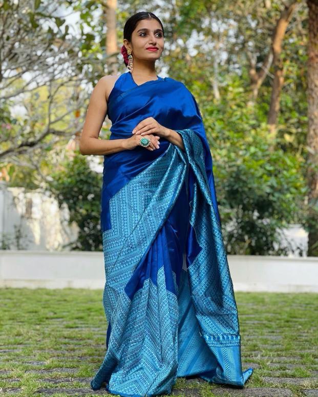 Demesne Blue Soft Silk Saree With Dalliance Blouse Piece - Image 4