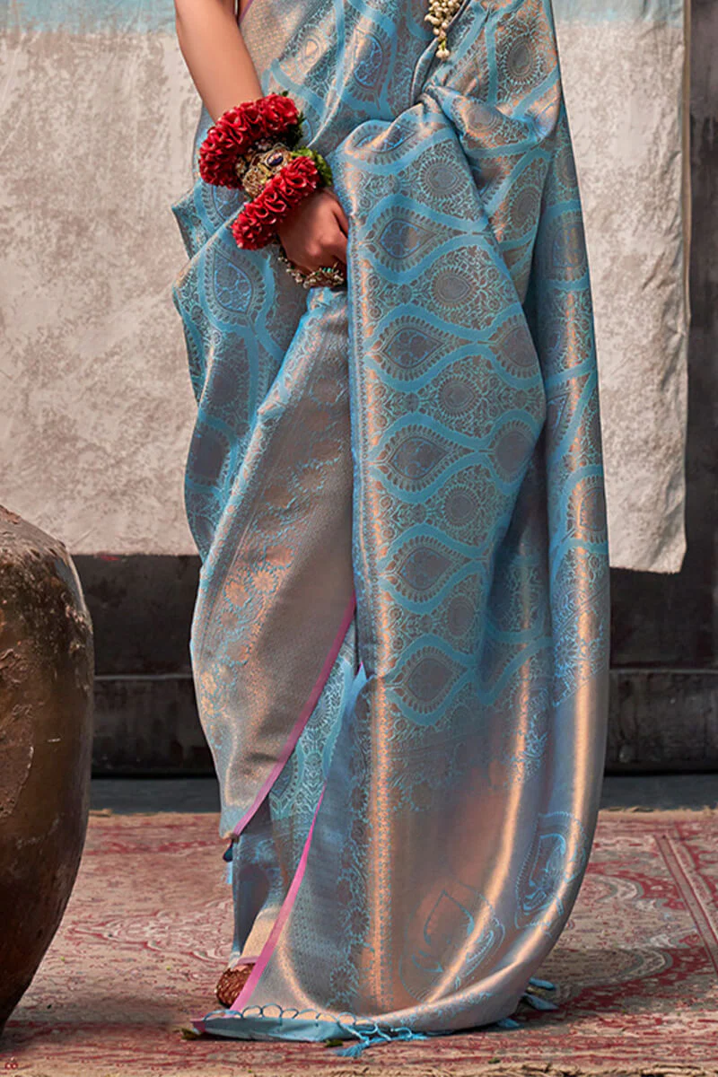 Demesne Firozi Kanjivaram Silk Saree With Imbrication Blouse Piece - Image 4