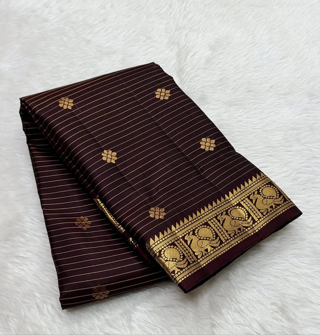 Denouement Wine Soft Silk Saree With Entrancing Blouse Piece - Image 4