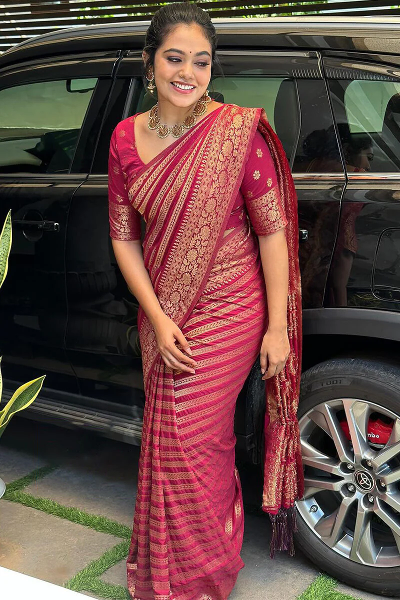 Deserving Dark Pink Soft Silk Saree With Flaunt Blouse Piece - Image 3