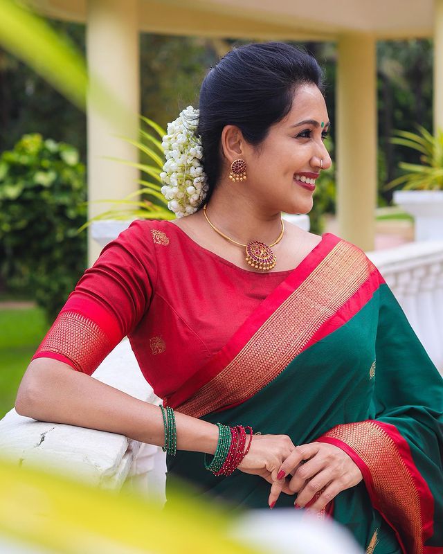 Deserving Rama Soft Banarasi Silk Saree With Sizzling Blouse Piece - Image 5