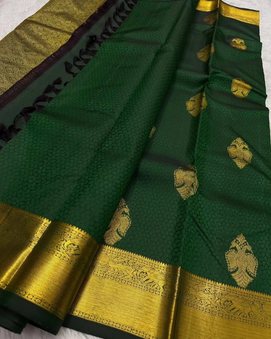 Desirable Dark Green Soft Banarasi Silk Saree With Whimsical Blouse Piece - Image 3