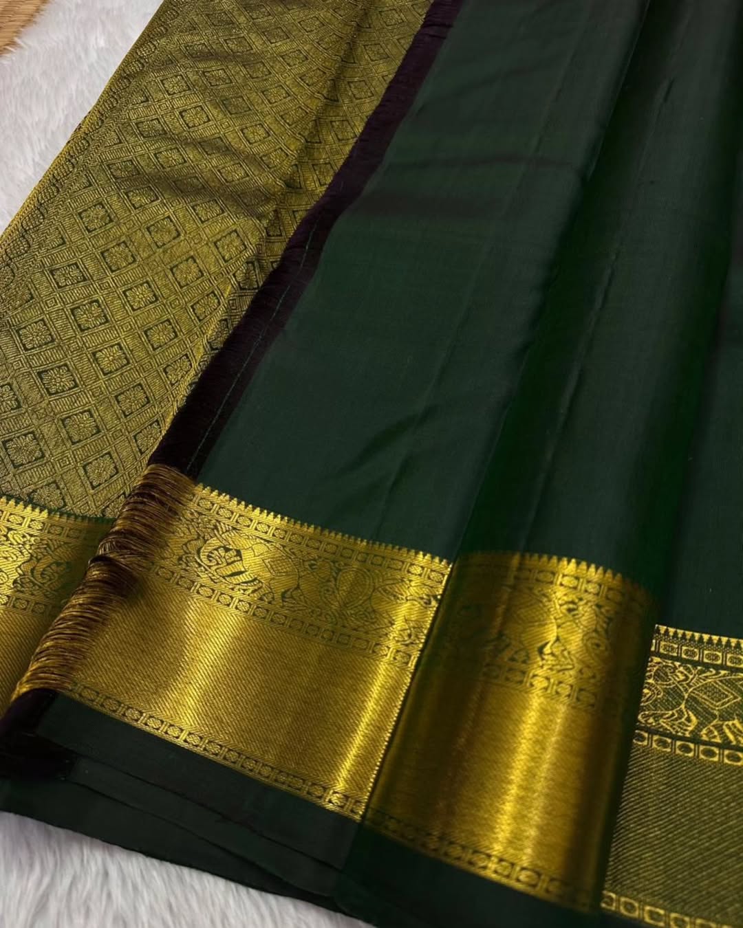 Desirable Dark Green Soft Banarasi Silk Saree With Whimsical Blouse Piece - Image 4