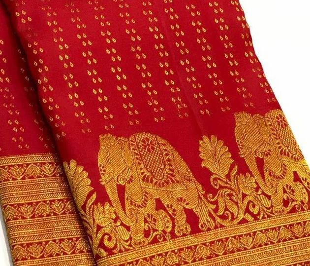 Desirable Red Soft Banarasi Silk Saree With Opulent Blouse Piece - Image 3