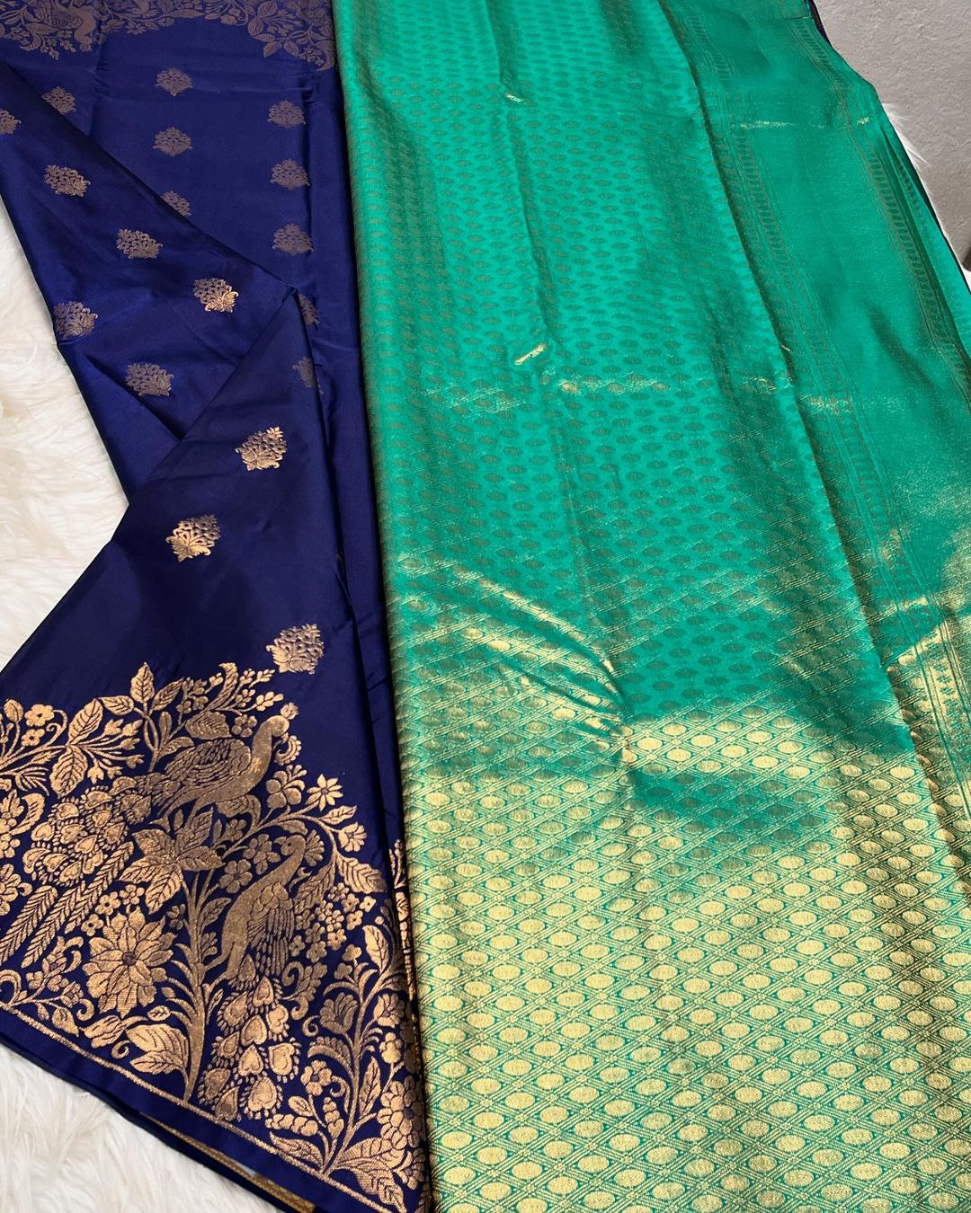 Desiring Navy Blue Soft Banarasi Silk Saree With Invaluable Blouse Piece - Image 2