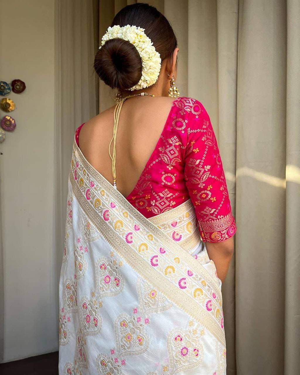 Desiring Off White Soft Silk Saree With Engrossing Blouse Piece - Image 3