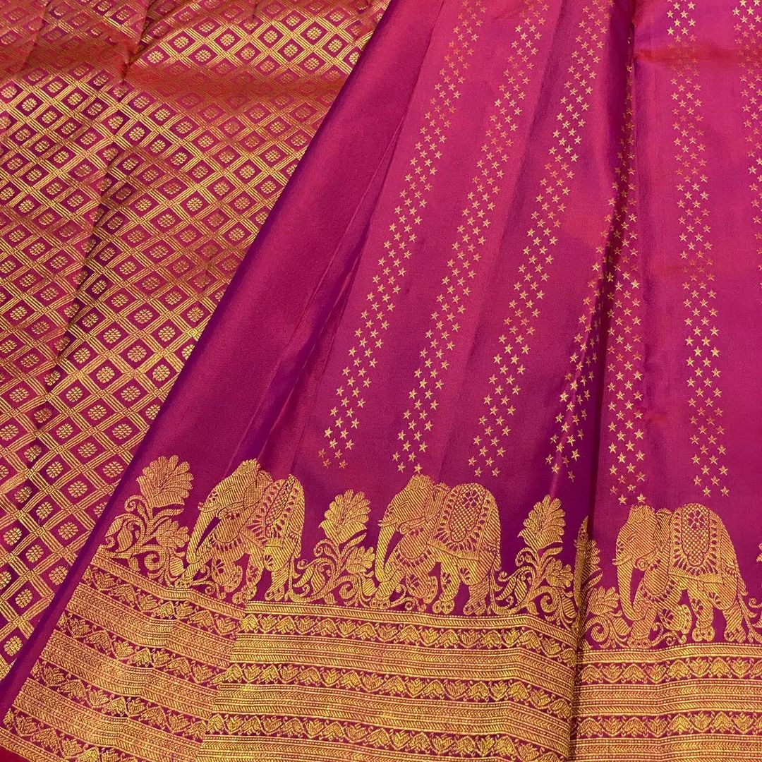 Desultory Dark Pink Soft Banarasi Silk Saree With Bewitching Blouse Piece - Image 3