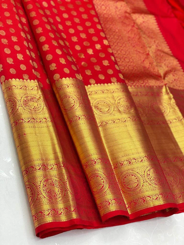 Desultory Red Soft Silk Saree With Staggering Blouse Piece - Image 4