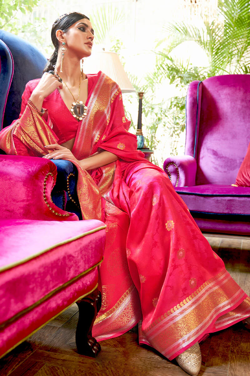 Dissemble Dark Pink Kanjivaram Silk Saree With Conflate Blouse Piece - Image 2