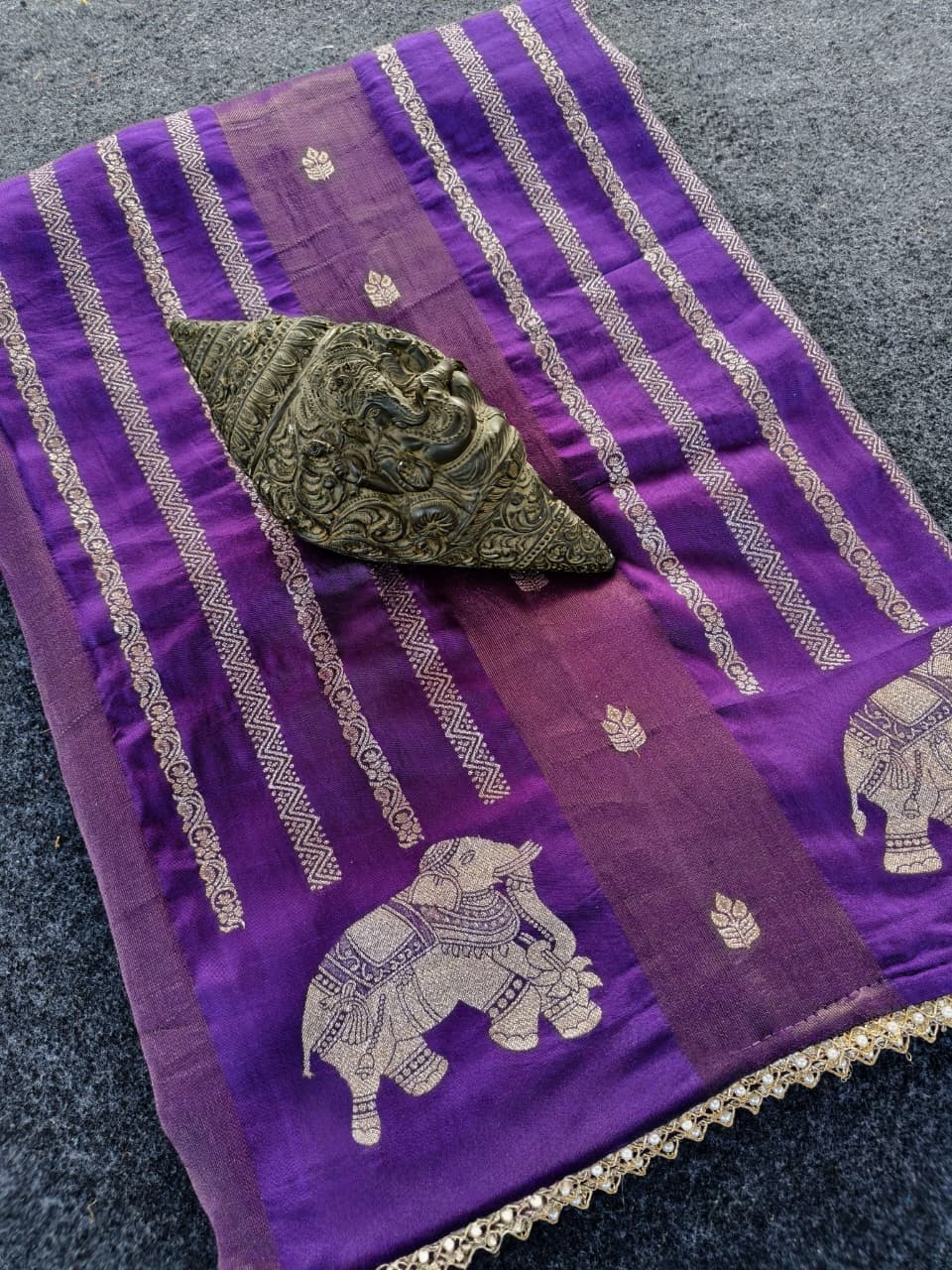 Dissemble Purple Banarasi Georgette Silk Saree With Magnetic Blouse Piece - Image 2