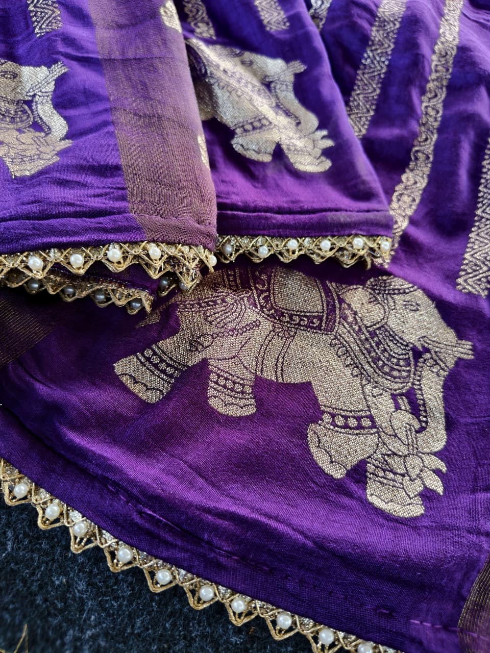 Dissemble Purple Banarasi Georgette Silk Saree With Magnetic Blouse Piece - Image 4