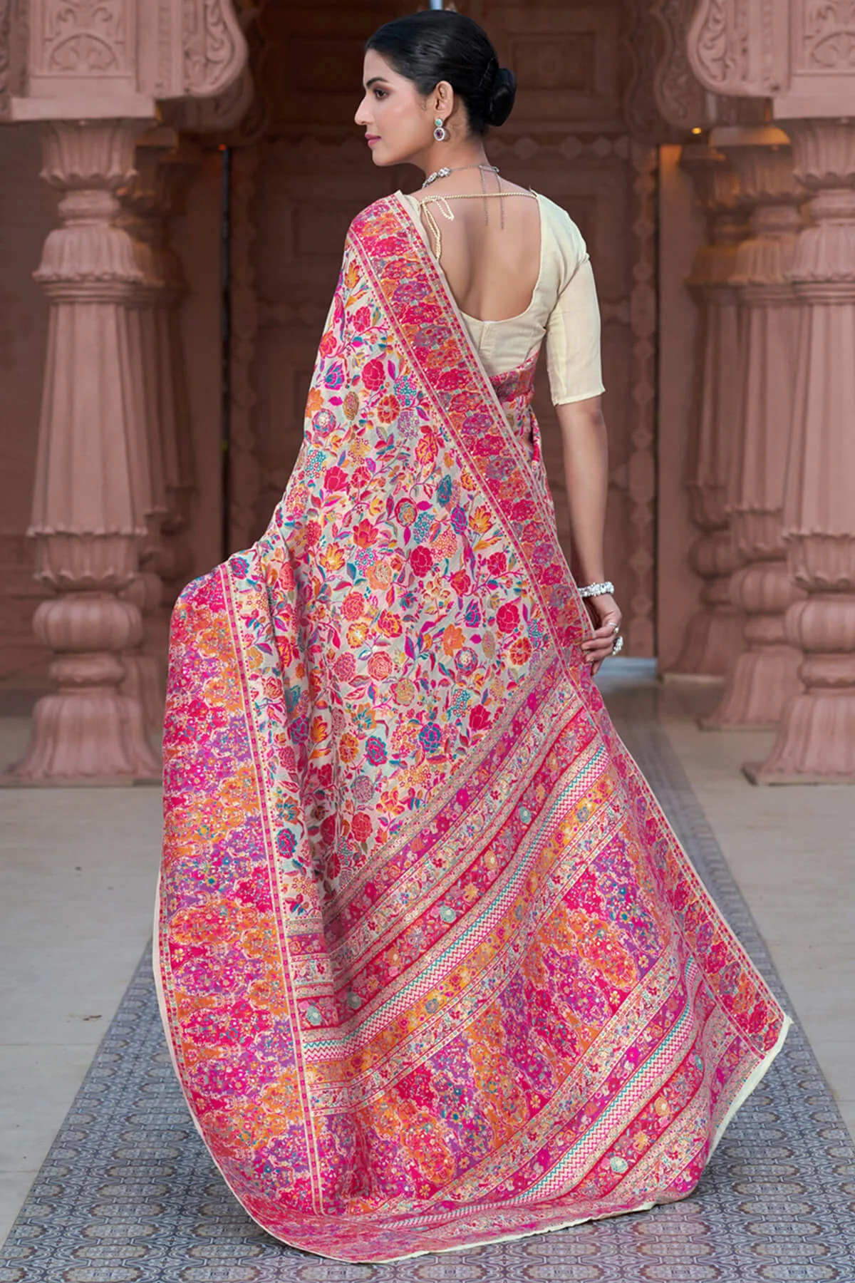 Divine Beige Pashmina Saree With Dulcet Blouse Piece - Image 6