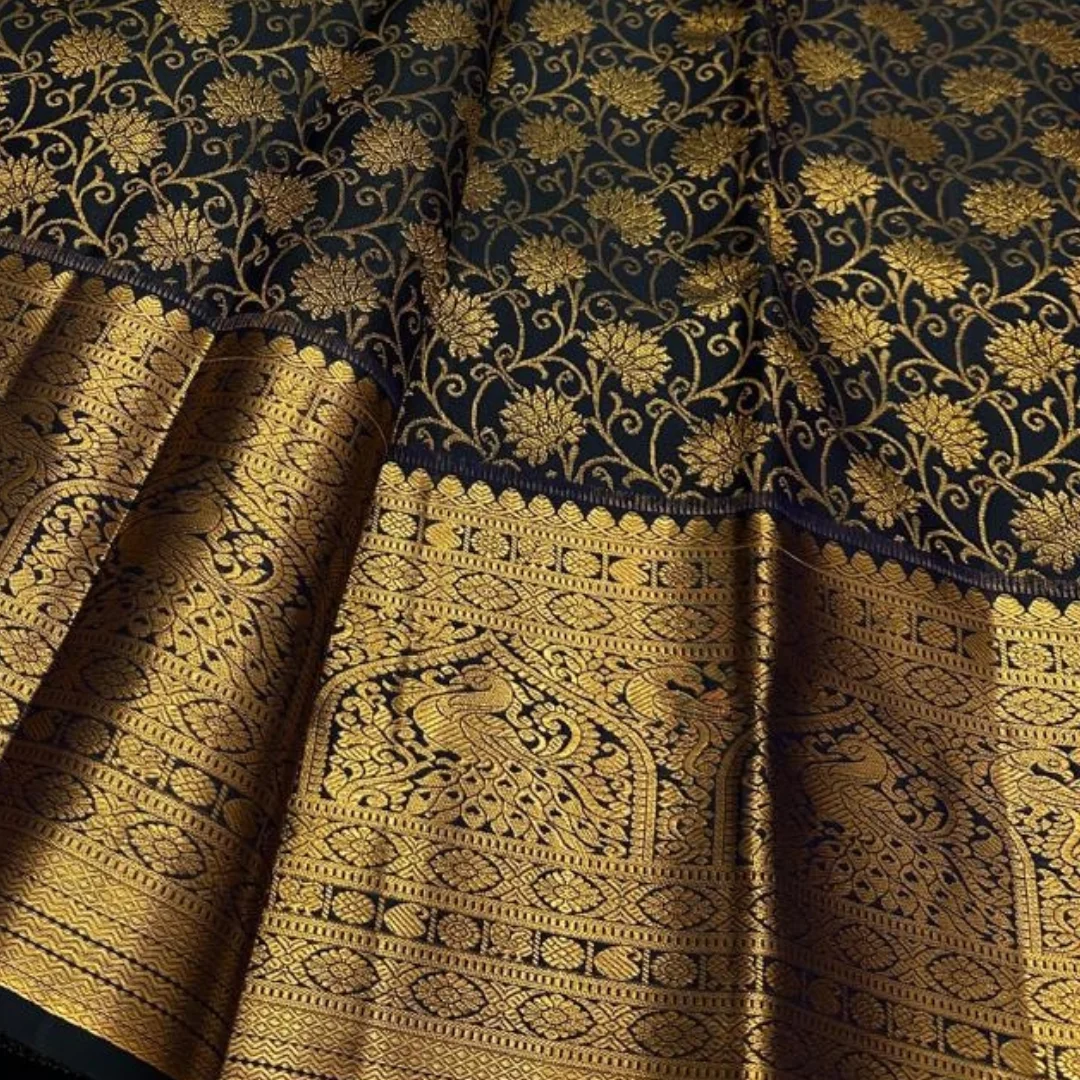 Divine Black Soft Banarasi Silk Saree With Delightful Blouse Piece - Image 3