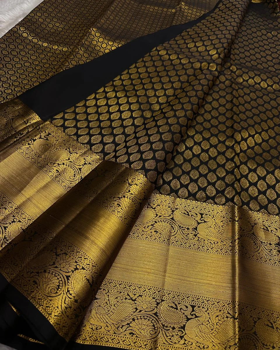 Divine Black Soft Banarasi Silk Saree With Seraphic Blouse Piece - Image 3