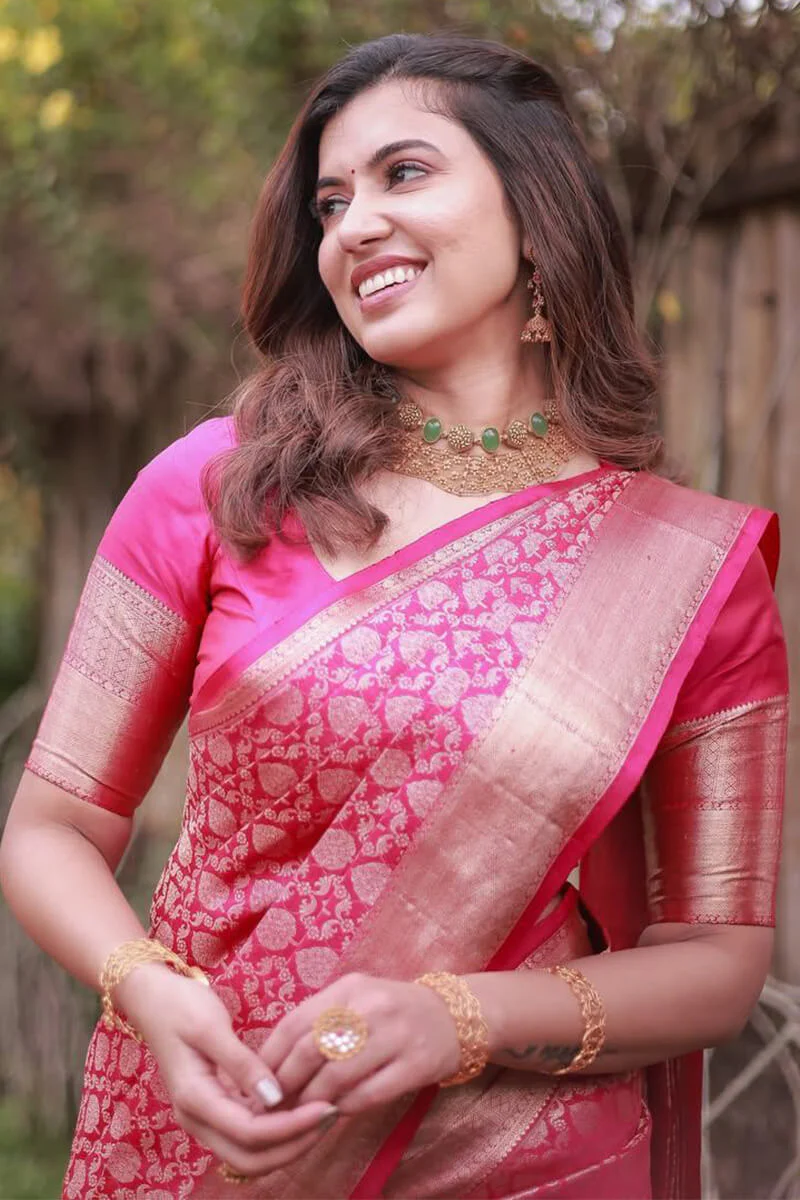 Divine Dark Pink Soft Silk Saree With Denouement Blouse Piece - Image 3