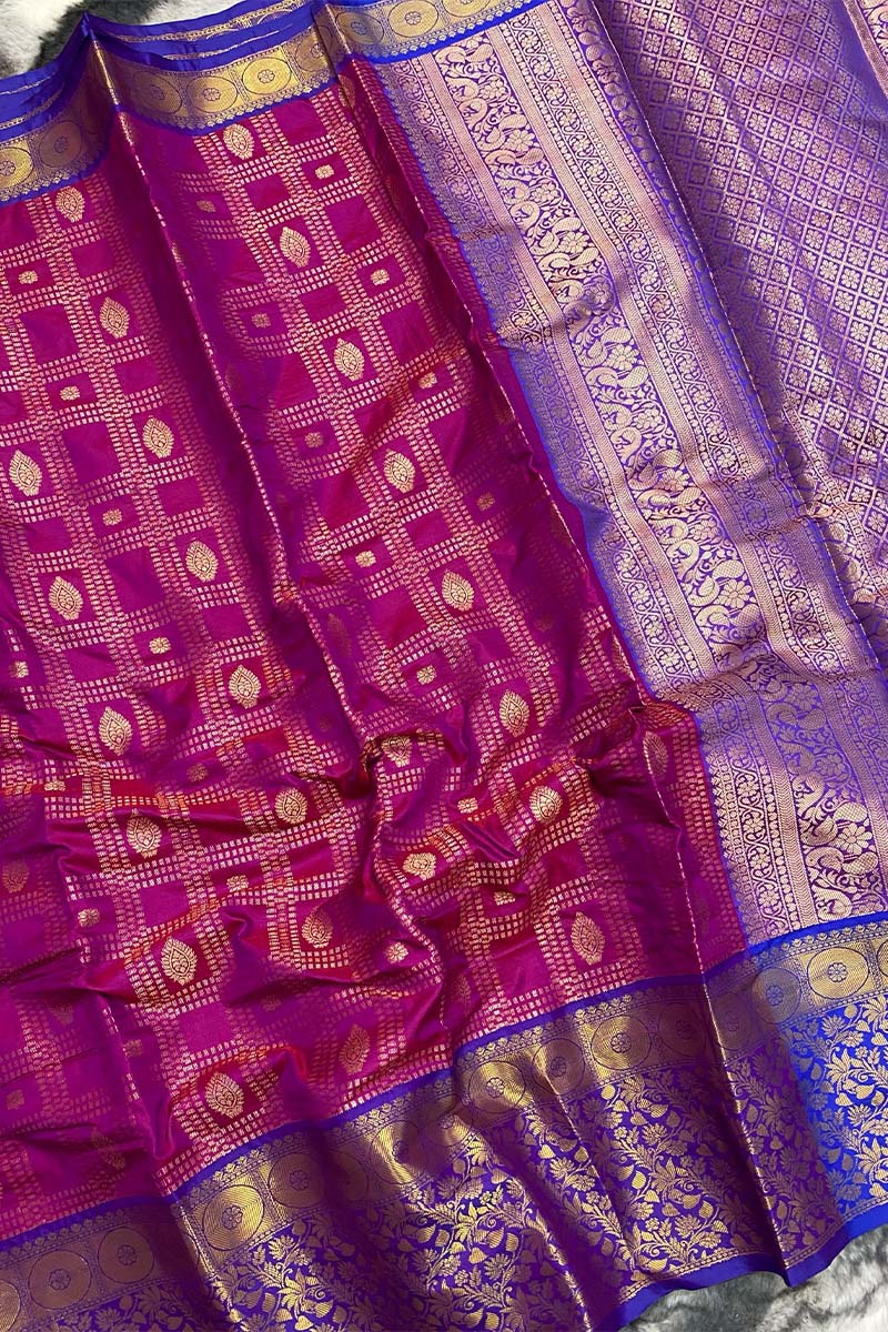 Divine Purple Kanjivaram Silk Saree With Adoring Blouse Piece - Image 3