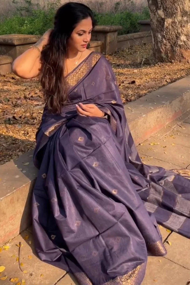 Divine Purple Soft Silk Saree With Brood Blouse Piece - Image 5