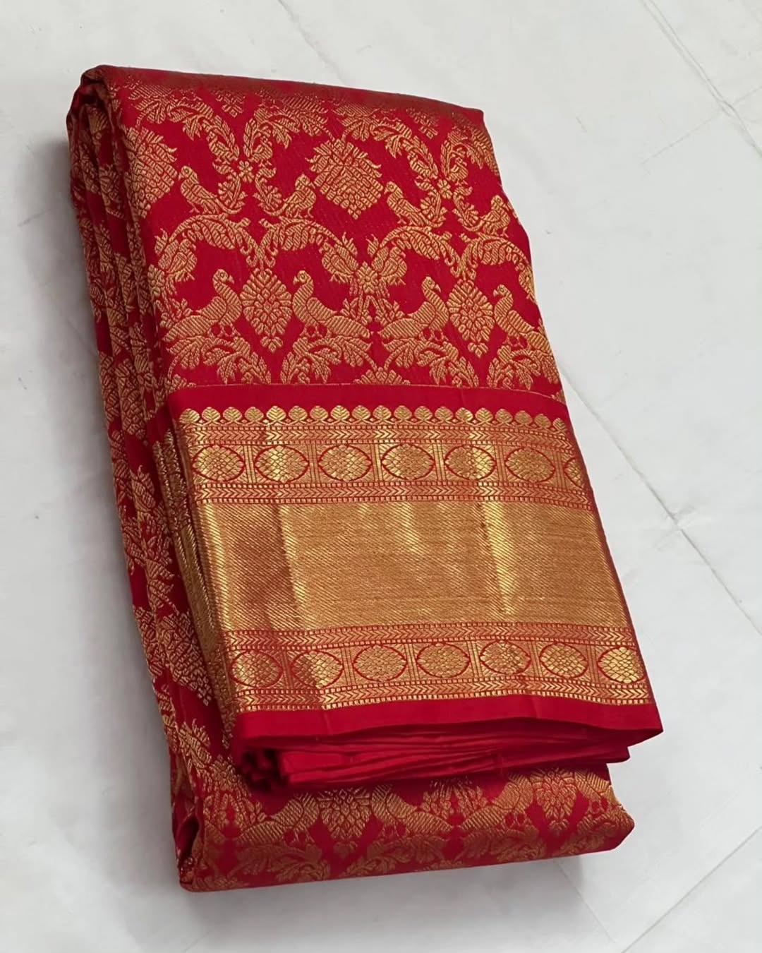 Divine Red Soft Banarasi Silk Saree With Trendy Blouse Piece - Image 2
