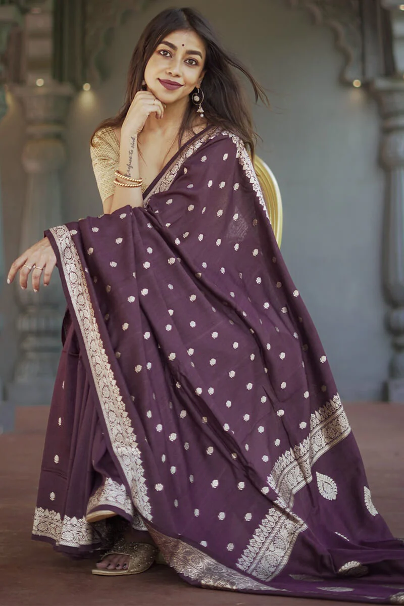 Divine Wine Linen Silk Saree With Prominent Blouse Piece - Image 4