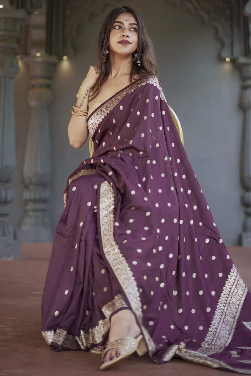 Divine Wine Linen Silk Saree With Prominent Blouse Piece - Image 5
