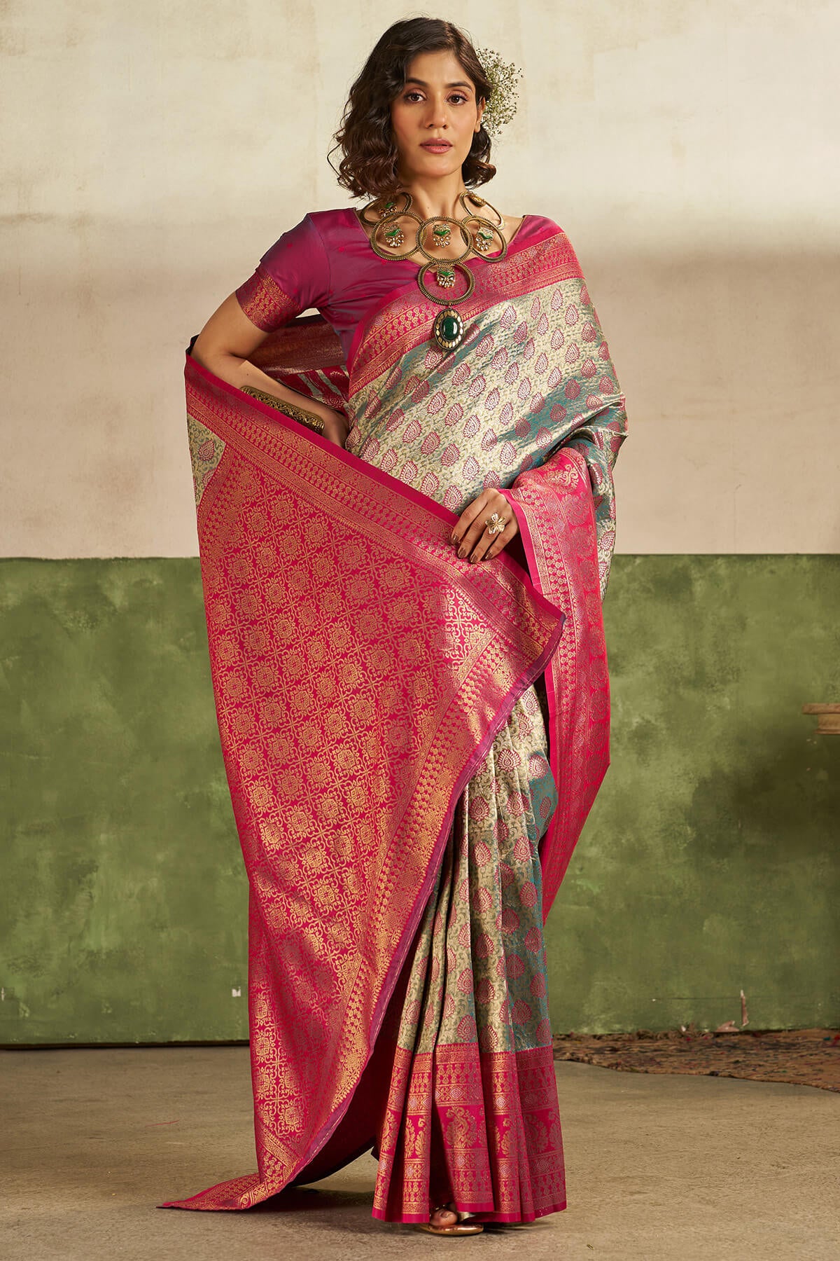 Ebullience Rama Kanjivaram Silk Saree With Extraordinary Blouse Piece - Image 5