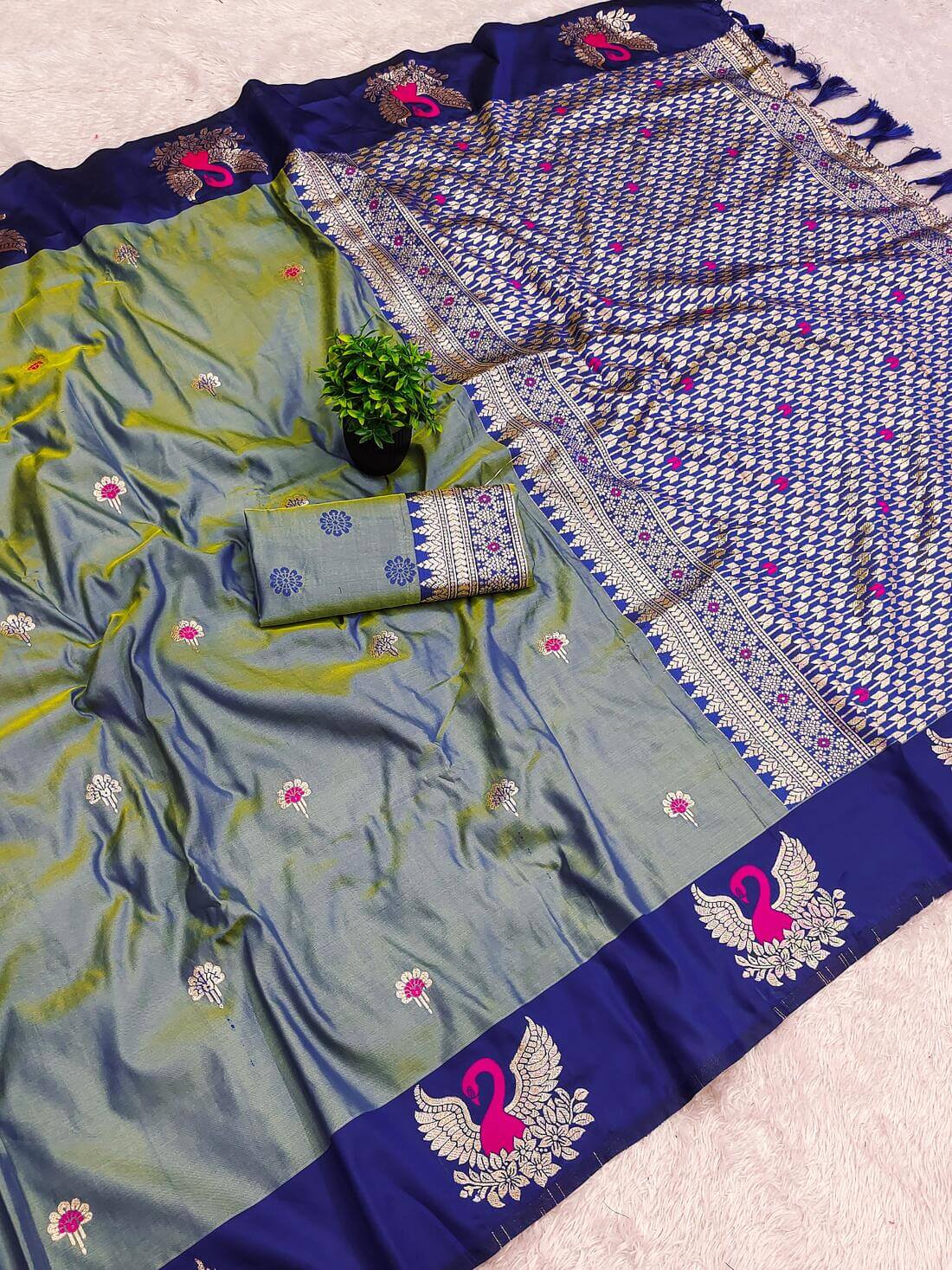 Eclat Grey Pure Zari Weaving Banarasi Silk Saree With Desuetude Blouse Piece