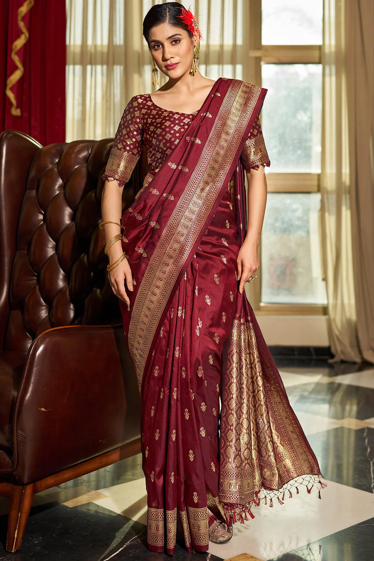 Eclat Maroon Pure Zari Weaving Banarasi Silk Saree With Fragrant Blouse Piece - Image 3