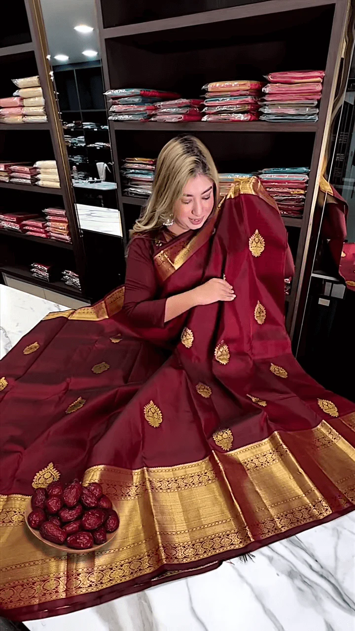 Eclat Maroon Soft Banarasi Silk Saree With Flameboyant Blouse Piece - Image 7