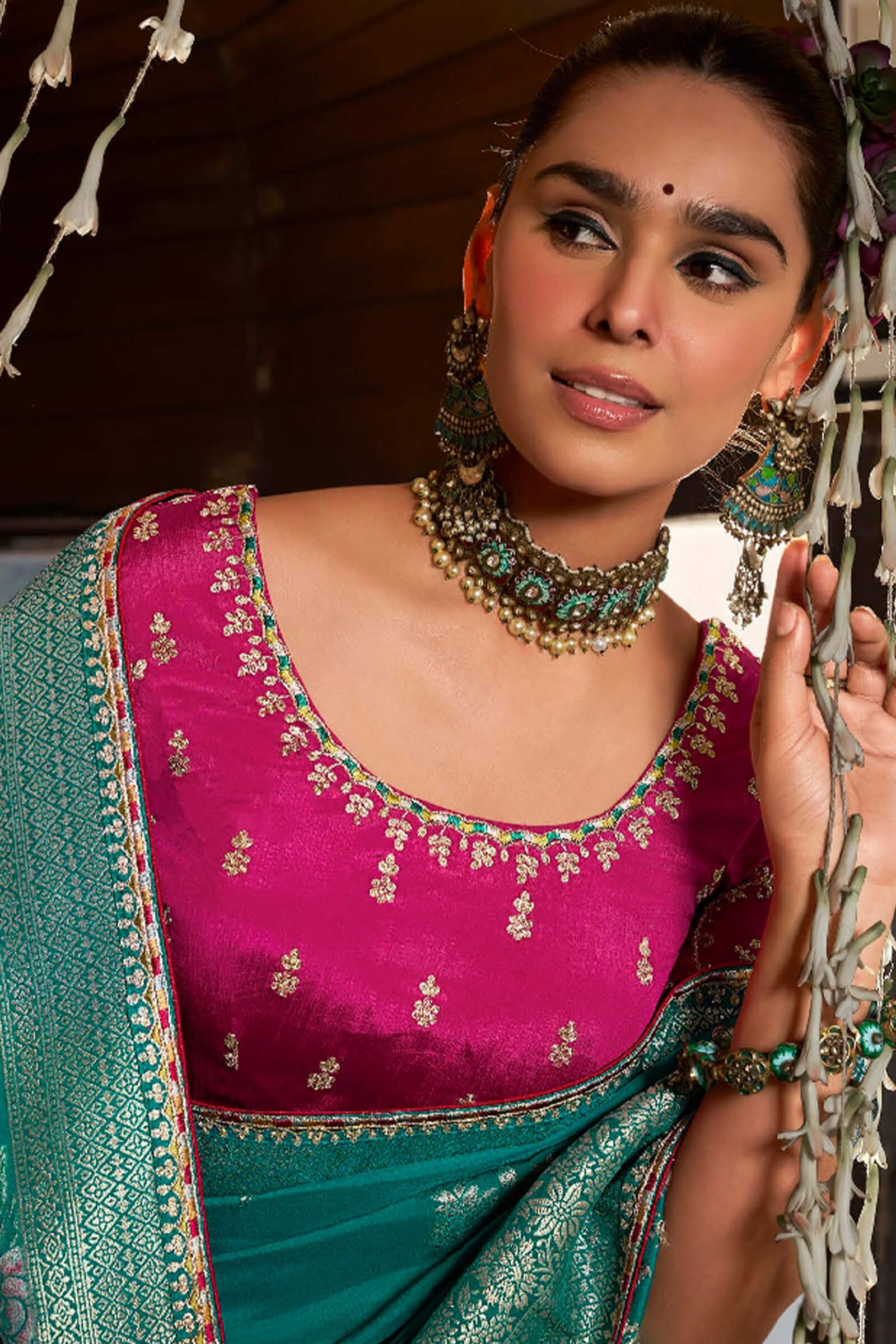 Eclat Sea Green Pure Viscose Dola Silk Saree With Enigmatic Blouse Piece - Image 2