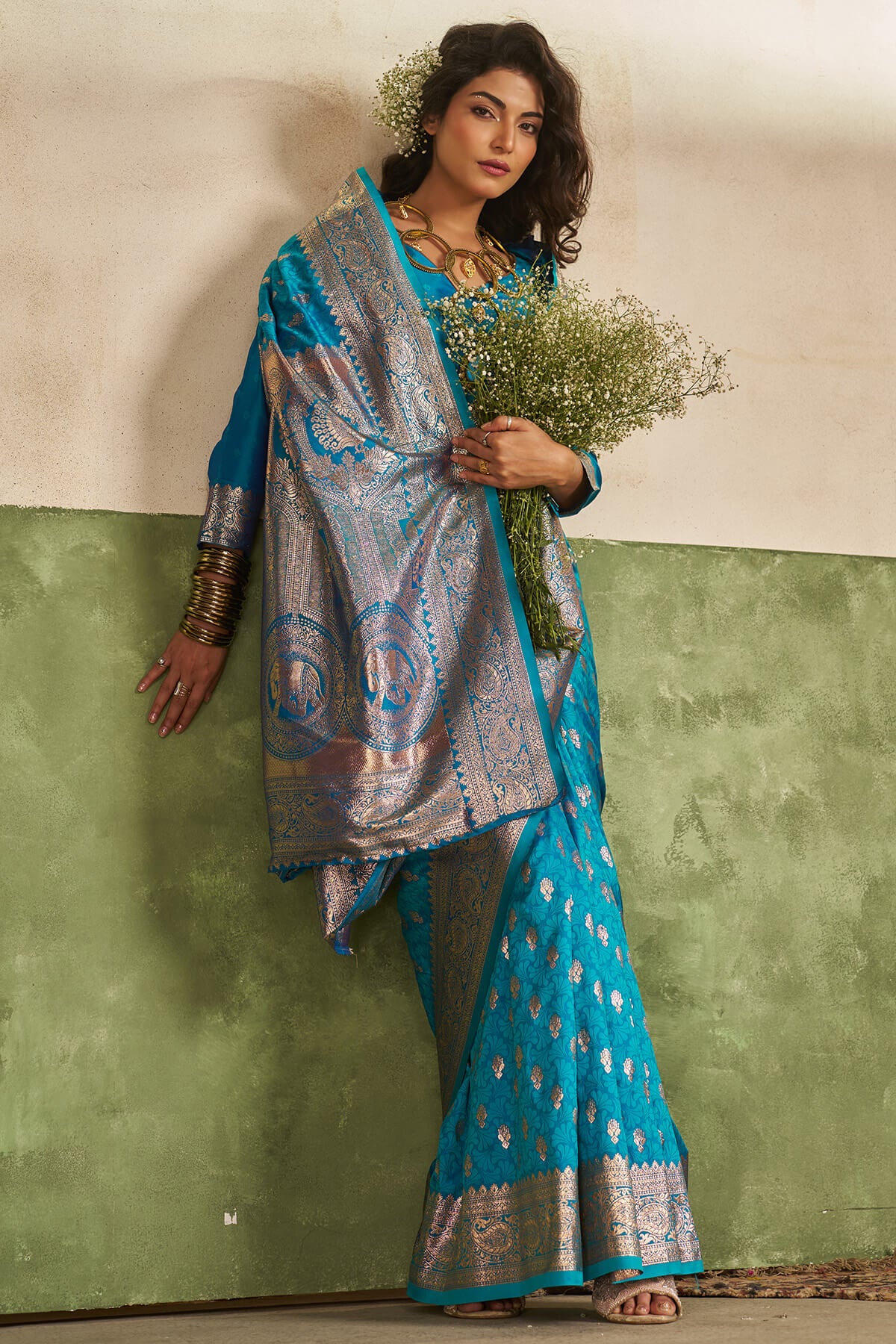 Efflorescence Firozi Pure Zari Weaving Banarasi Silk Saree With Amazing Blouse Piece - Image 5