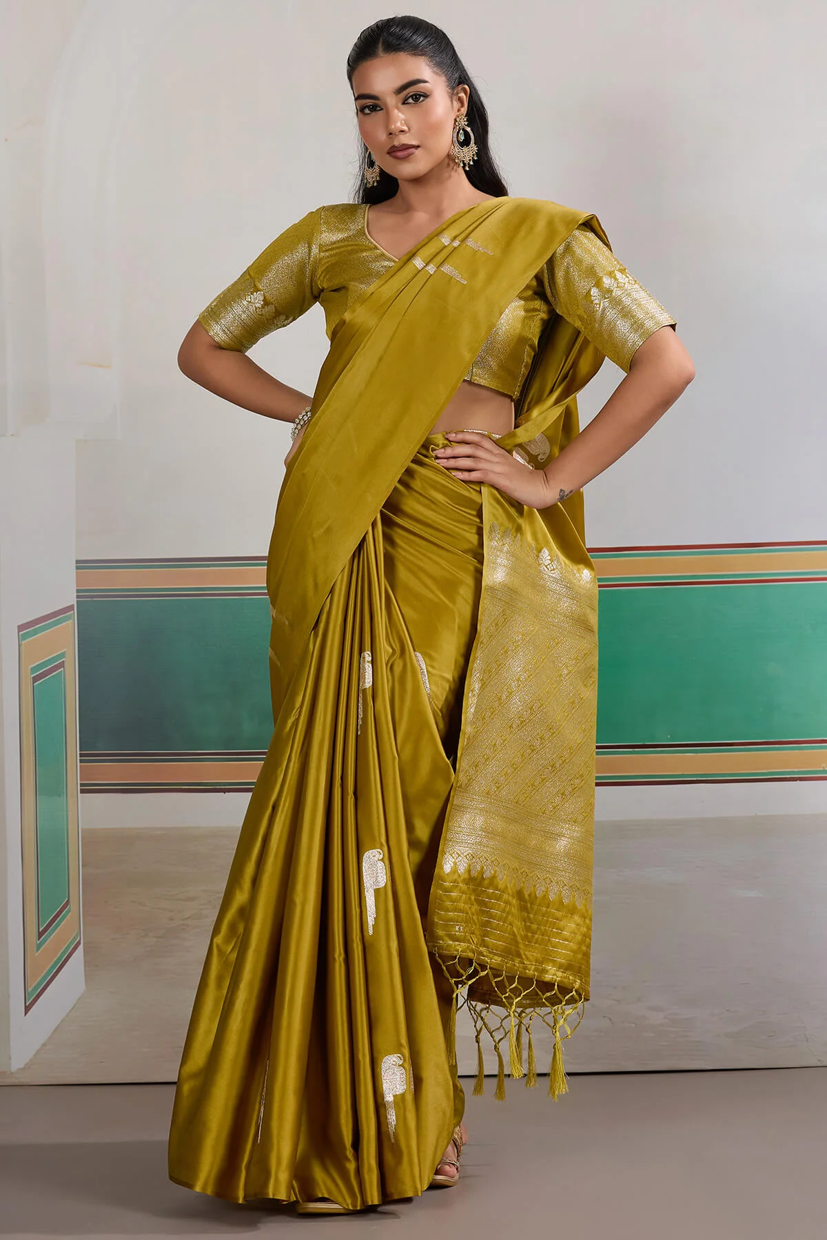 Efflorescence Mustard Banarasi Satin Silk Saree With Comely Blouse - Image 3