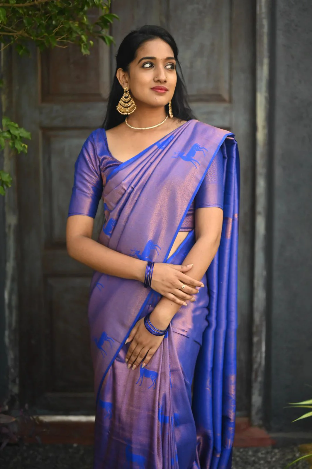 Efflorescence Royal Blue Soft Silk Saree With Nemesis Blouse Piece - Image 4