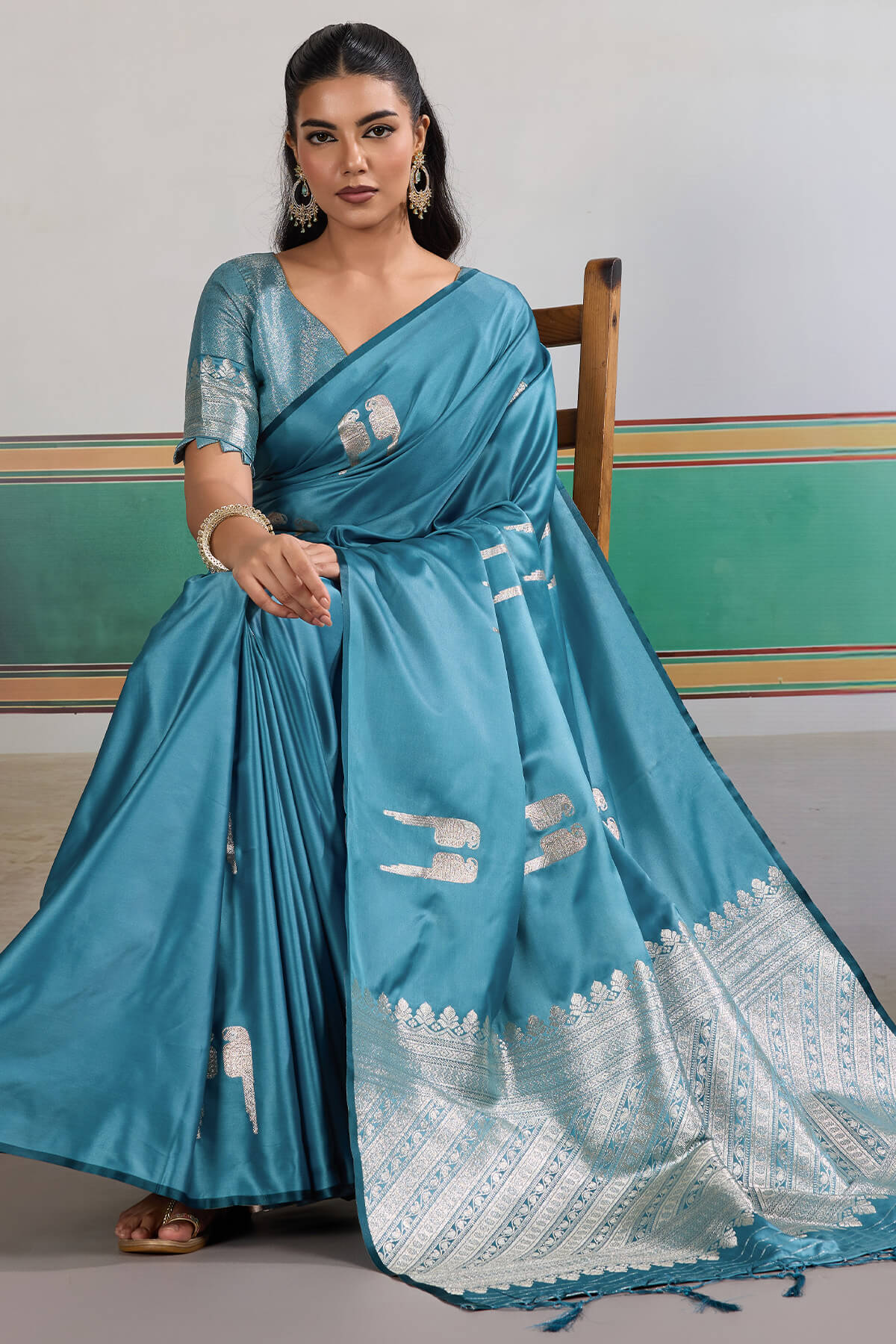 Effulgent Firozi Banarasi Satin Silk Saree With Enamoring Blouse - Image 4