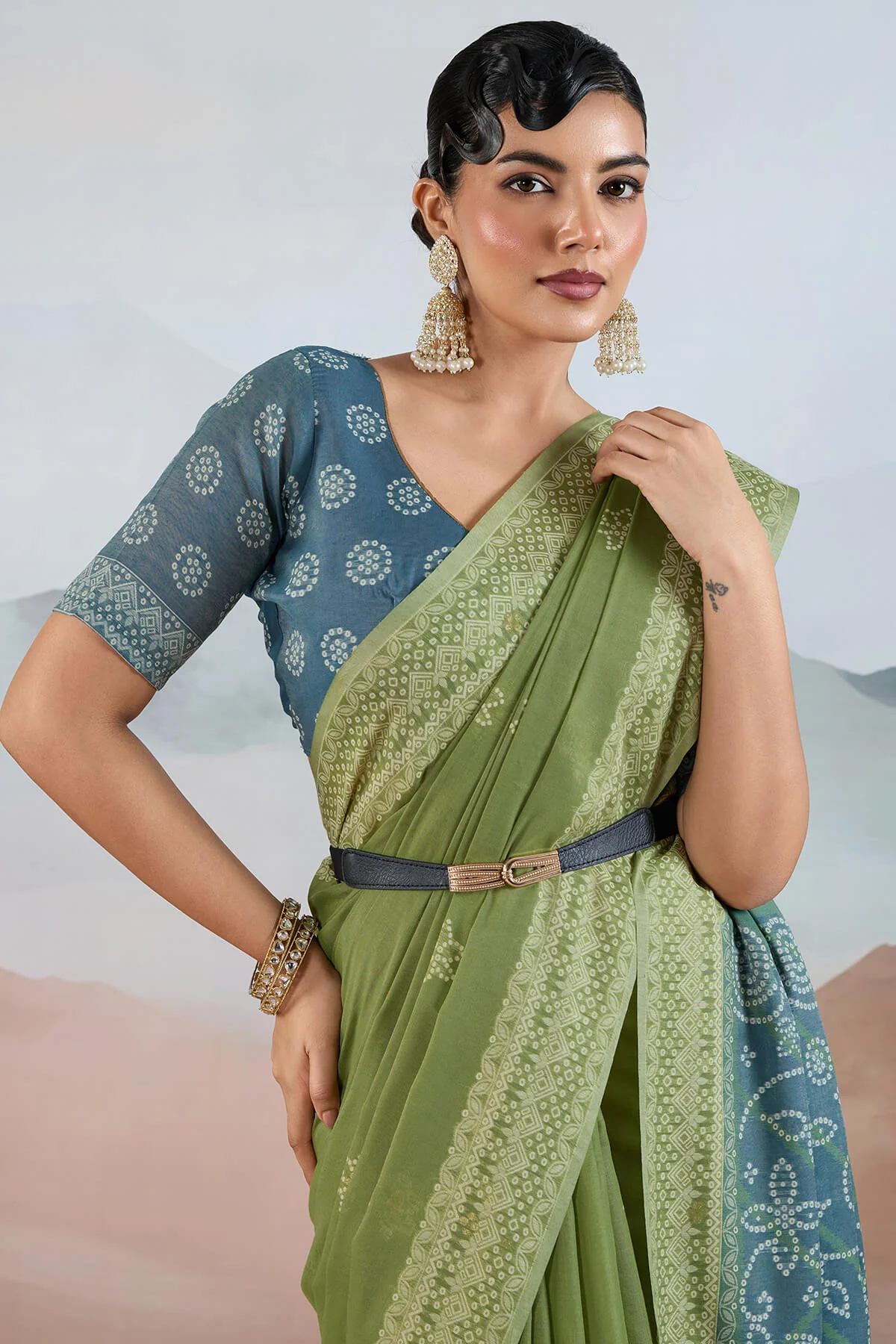 Elaborate Green Cotton Silk Saree With Flameboyant Blouse Piece - Image 2