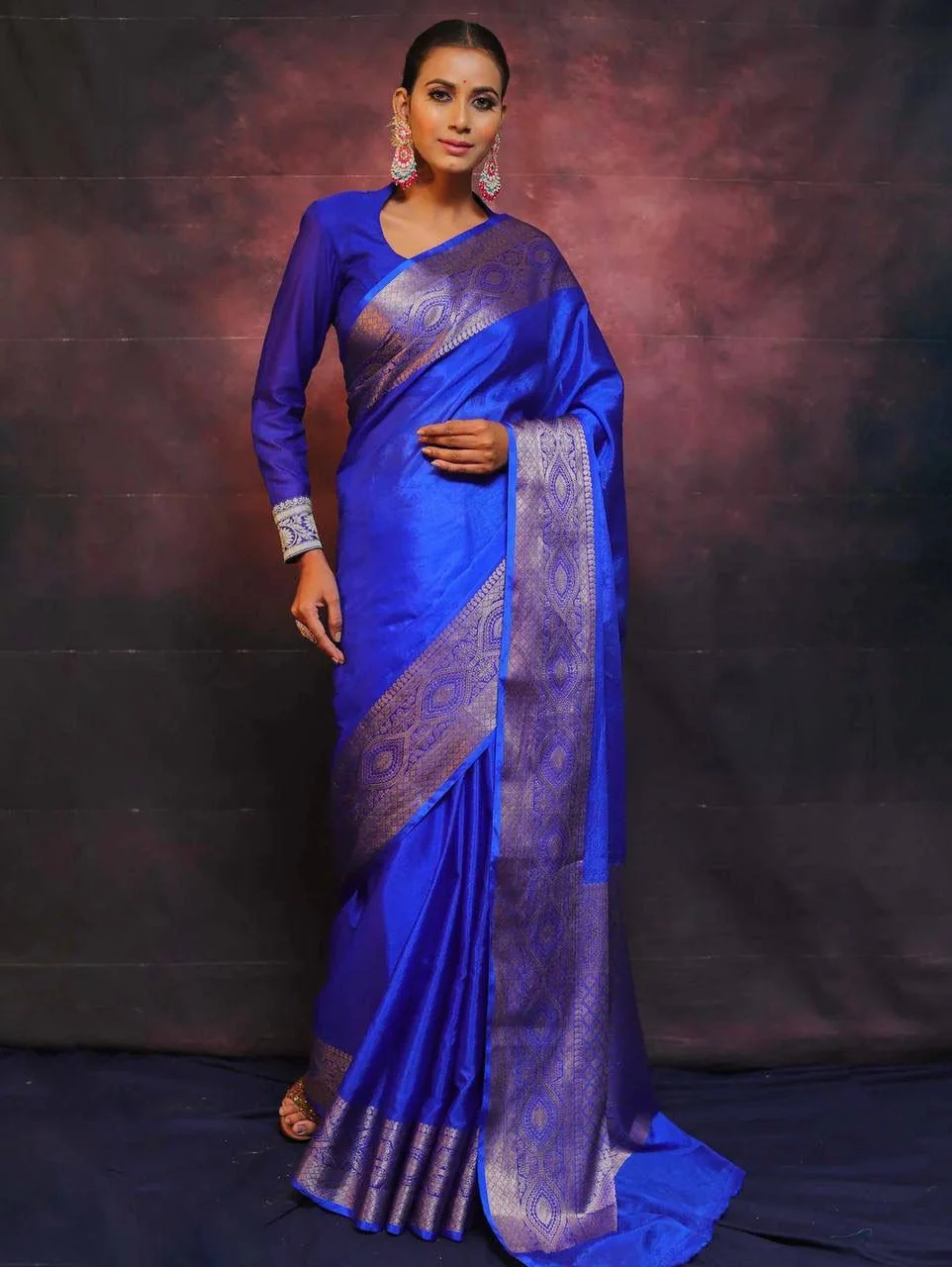 Elegant Royal Blue Soft Silk Saree With Surpassing Blouse Piece - Image 4