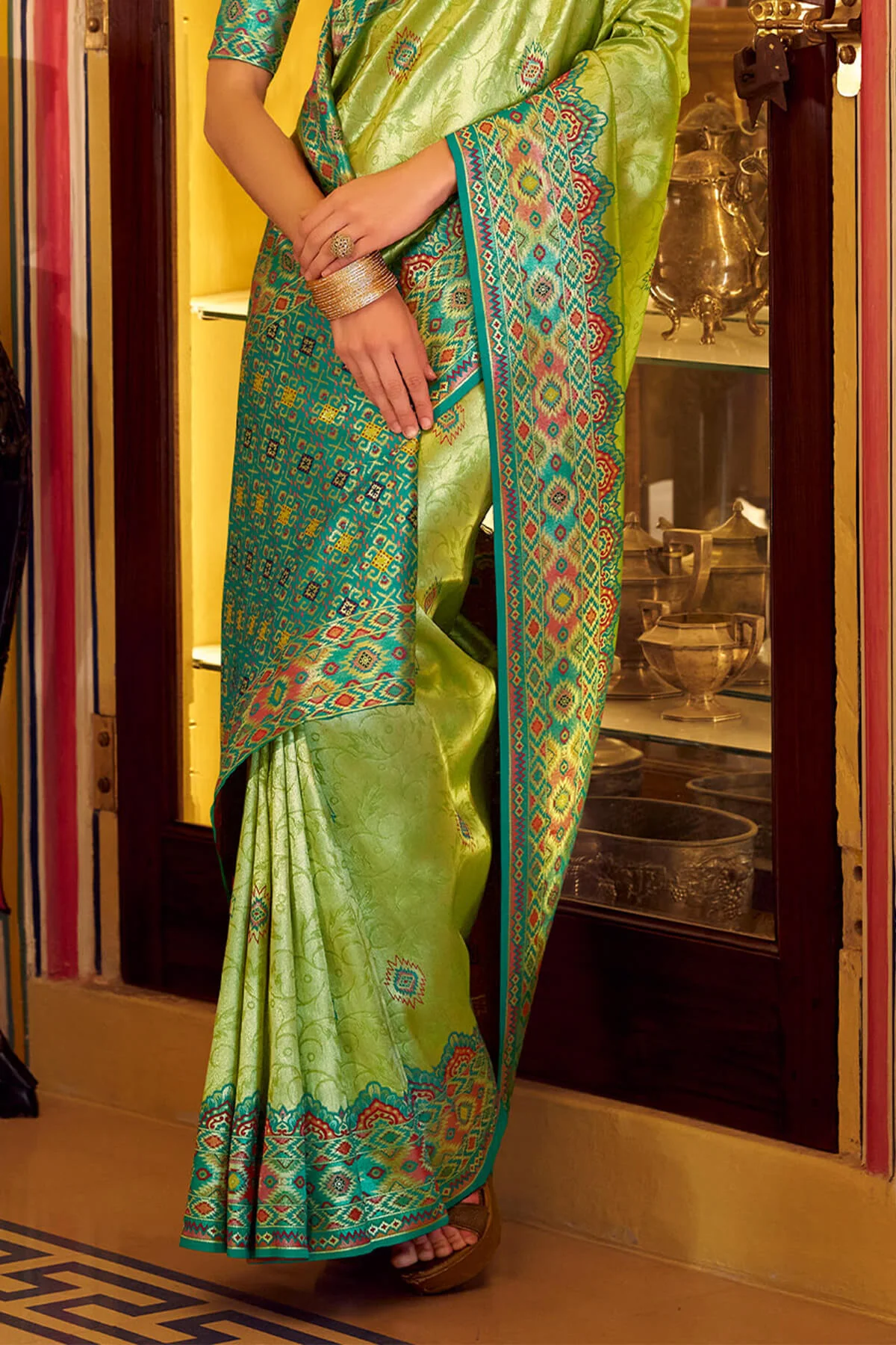 Elision Green Tissue Patola Silk Saree with Effulgent Blouse Piece - Image 4