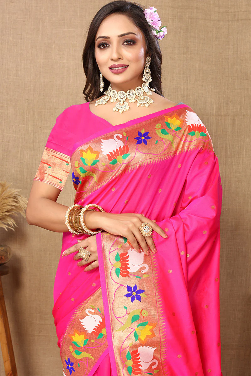 Elision Magenta Paithani Silk Saree With Lissome Blouse Piece - Image 2