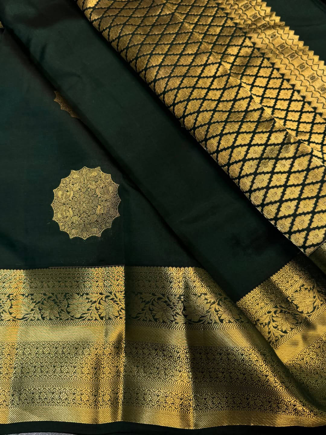 Eloquence Dark Green Pure Zari Weaving Banarasi Silk Saree With Bewitching Blouse Piece - Image 2