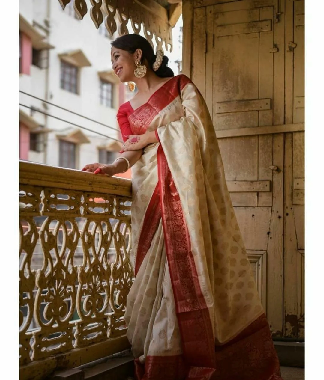 Embrocation Beige Soft Banarasi Silk Saree With Bucolic Blouse Piece - Image 4