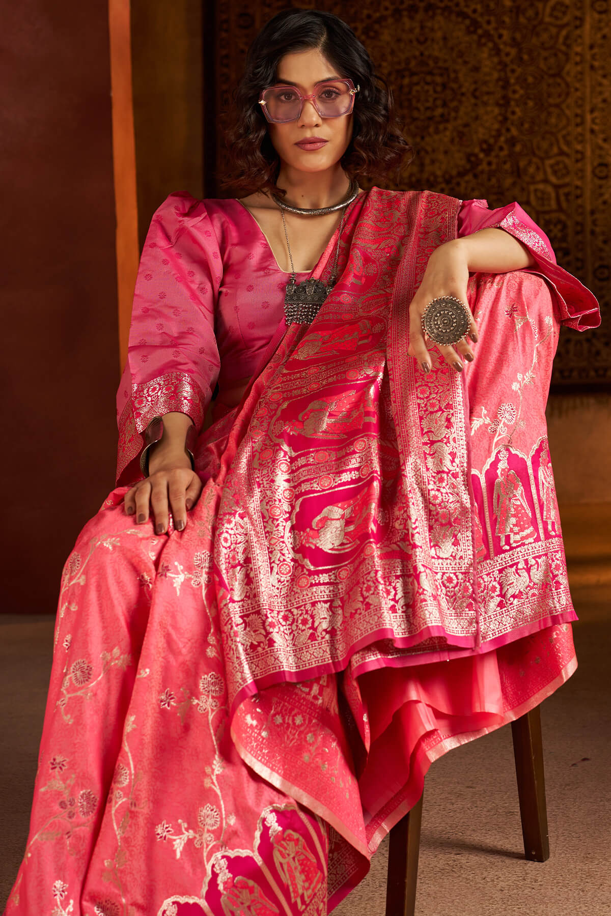Embrocation Pink Pure Zari Weaving Banarasi Silk Saree With Moiety Blouse Piece - Image 4